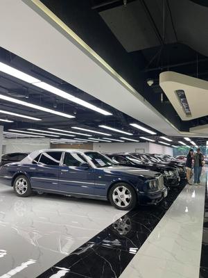 廣州車天車地二手車銷售中心 歡迎來(lái)到廣州車天車地二手車銷售中心,買(mǎi)賣(mài)車輛的首選之地。